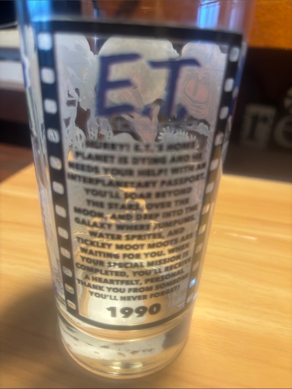 1990 Jaws & E.T. Universal Collector Glasses - Picture 7 of 8